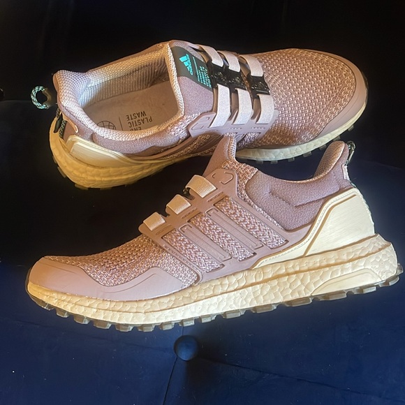 Adidas Ultraboost running shoes - Picture 6 of 7